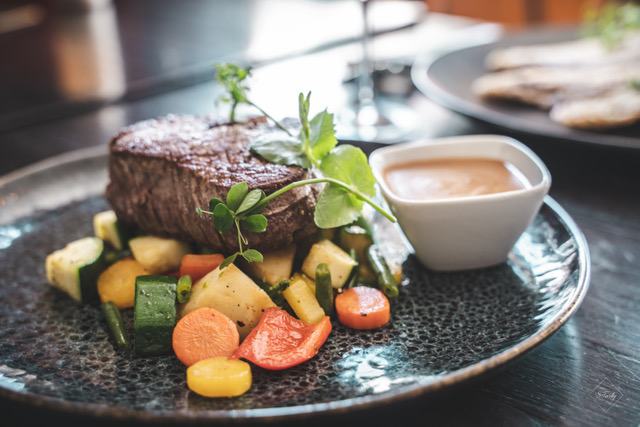 Gegrilde steak met groenten